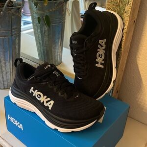 Size 9.5B Hoka One One Gaviota 5 Women Black/White running shoes NWT